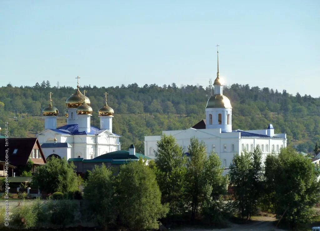 Федоровка самарская область. Федоровка Тольятти. Фёдоровка Тольятти Варваринский храм. Церковь Федоровка Самарской области. Тольятти Федоровка спуск Церковь.