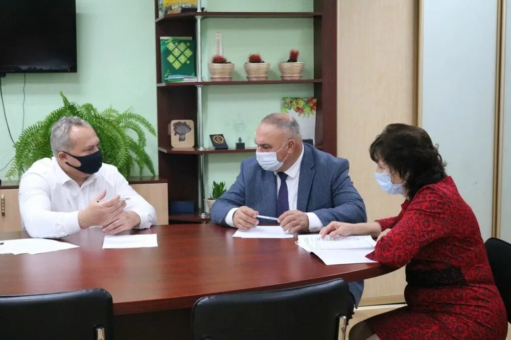 Крымская фруктовая компания директор. Крымский содовый завод генеральный директор. Акционерное общество крыма. Акционерное общество крыма. Крымский содовый завод цех кд.