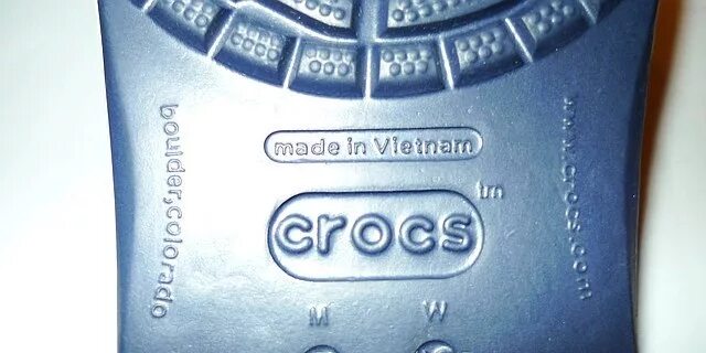 Штрих код кроксов. Оригинальная этикетка Crocs. Проверить оригинальность кроксов.