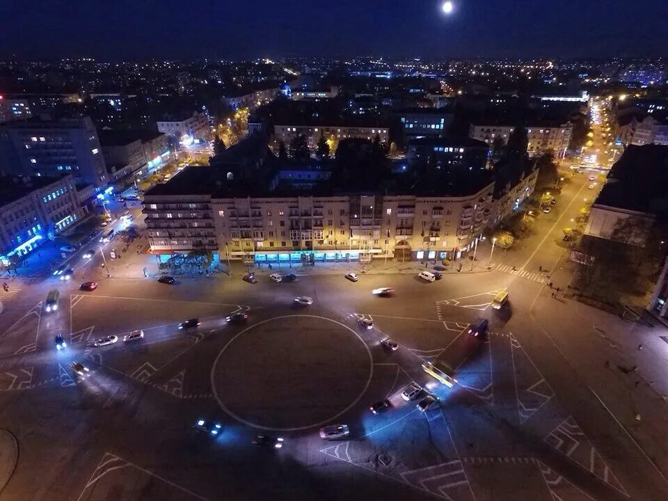 Житомир город какой страны. Житомир центр города. город житомир 2025. город житомир украина. житомир ночью.