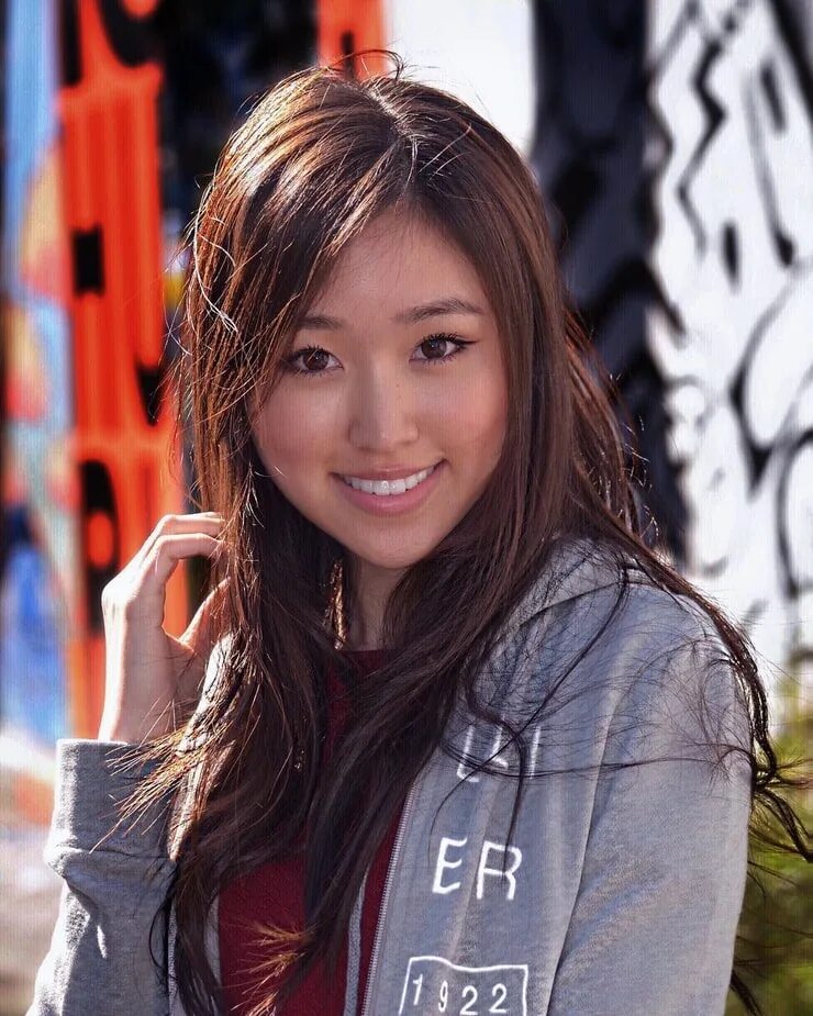 Asian queen. Asia queen.