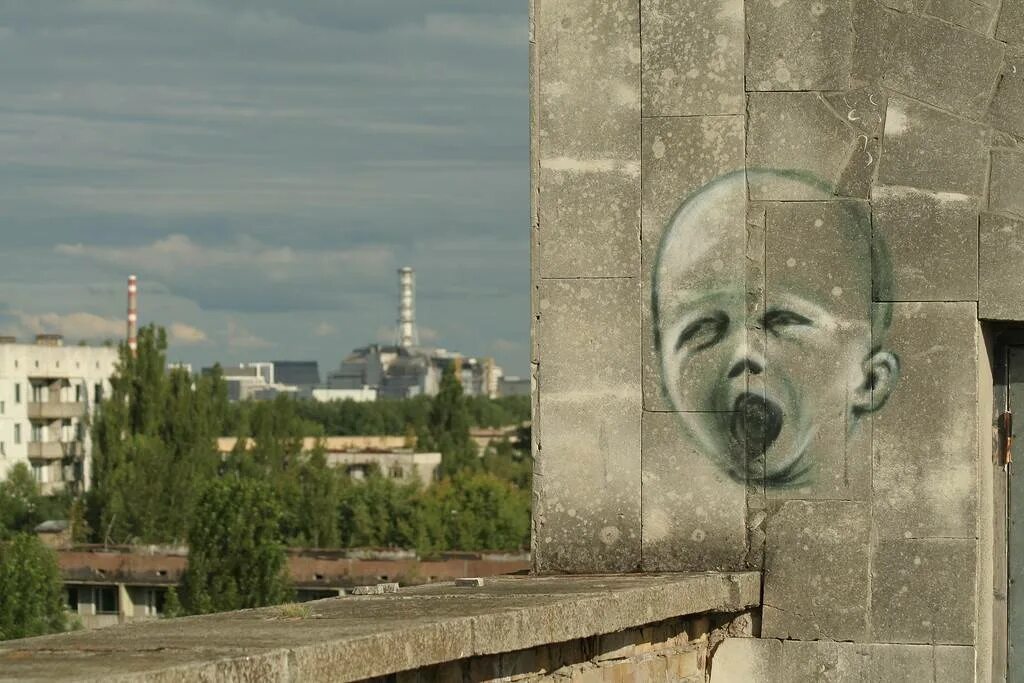 Как звали в чернобыле. Чернобыль памятник ленину. памятник ленину в припяти. памятник ленину в чернобыле. чернобыль припять.