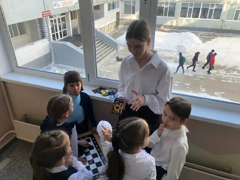 наш класс взял шефство над малышами в детском саду. наш класс шефство взял малышами над саду. школа. ялгинский детский дом. шефство в детсаду любительское фото.