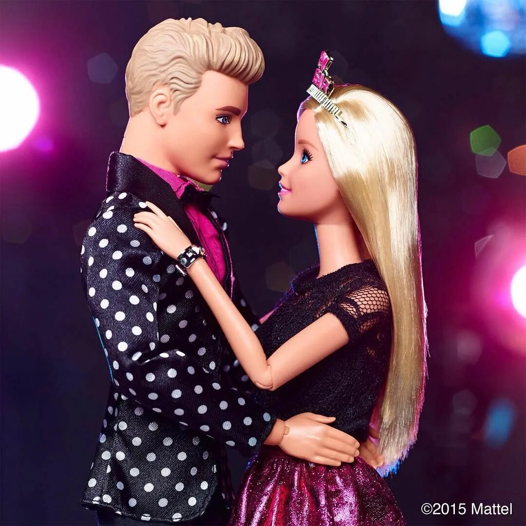 Танец барби и кена. Барби и Кен. Кен из Барби. Куклы Барби Кен и Барби. Куклы Барби и Кен про любовь.