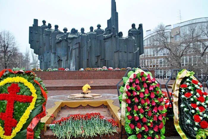 вечный огонь воронеж. вечный огонь в воронеже на площади. вечный огонь воронеж памятник. вечный огонь воронеж памятник славы. вечный огонь мемориал воронеж.