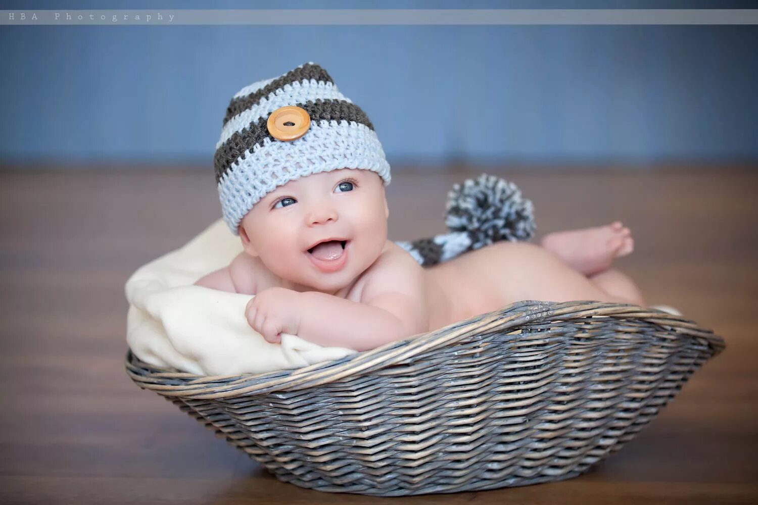 Baby onesie. Фотография cherona baby. Новорожденный малыш. Baby now we do. Took her baby on lesson.