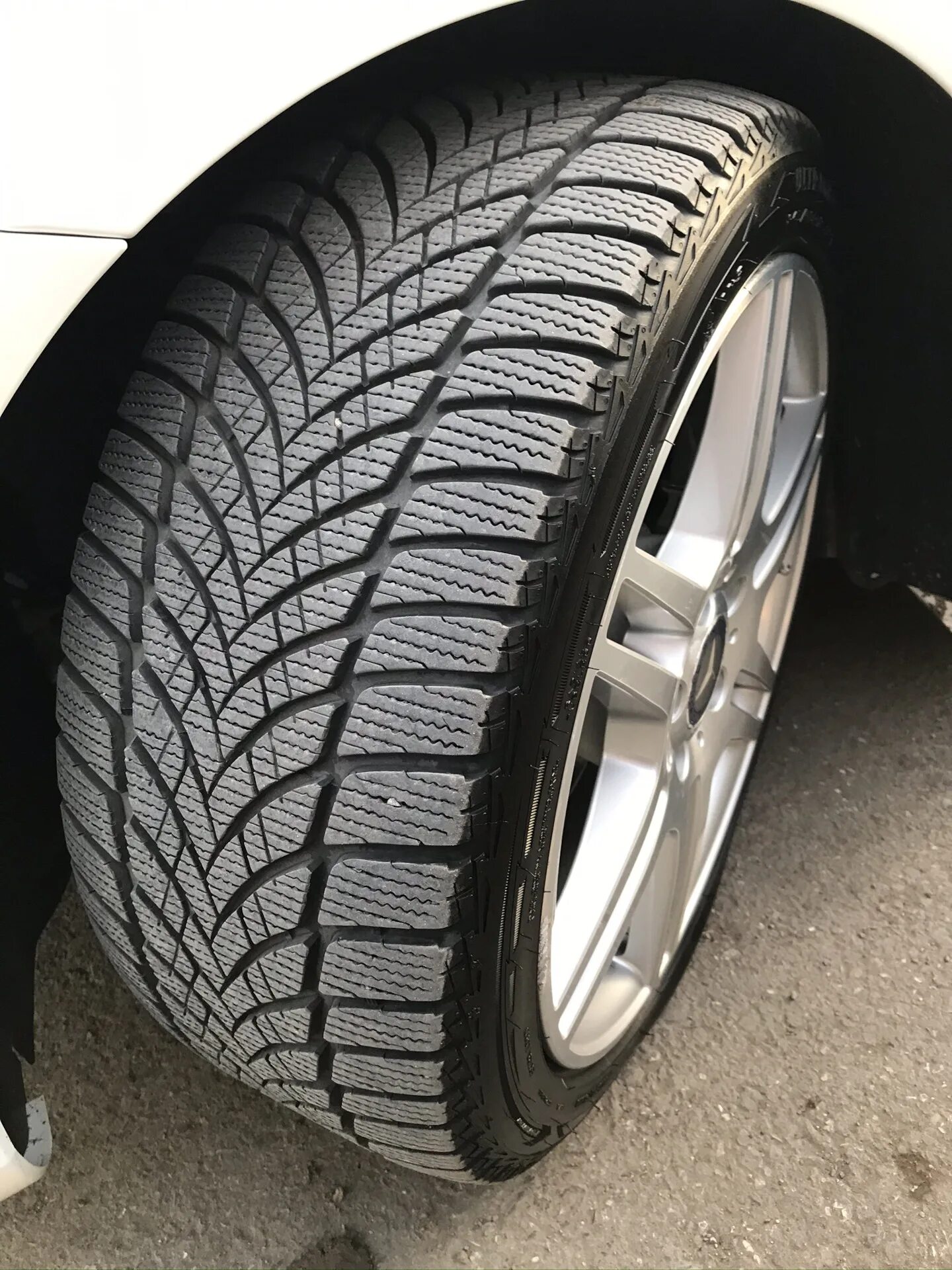 Шина гудиер айс. Goodyear ULTRAGRIP Ice 2. Goodyear ULTRAGRIP Ice 2 245/45 r17. Goodyear ULTRAGRIP Ice 2 235/45. Goodyear ULTRAGRIP Ice.