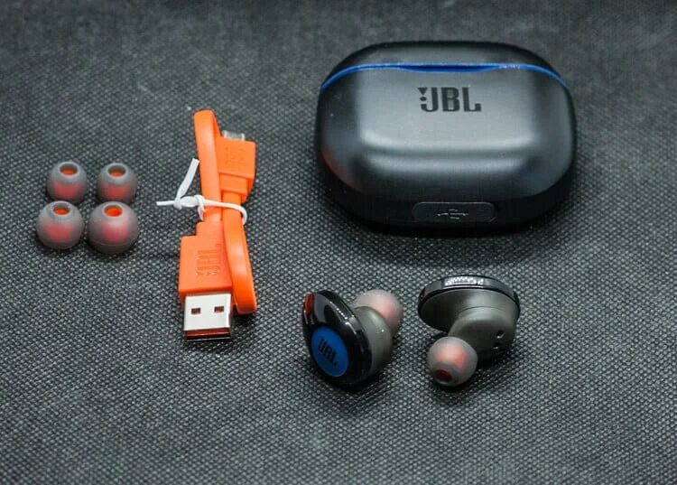 JBL 120 TWS. JBL TWS 4. JBL Tune 215tws. Наушники JBL TWS 20/. Сравнение jbl tune