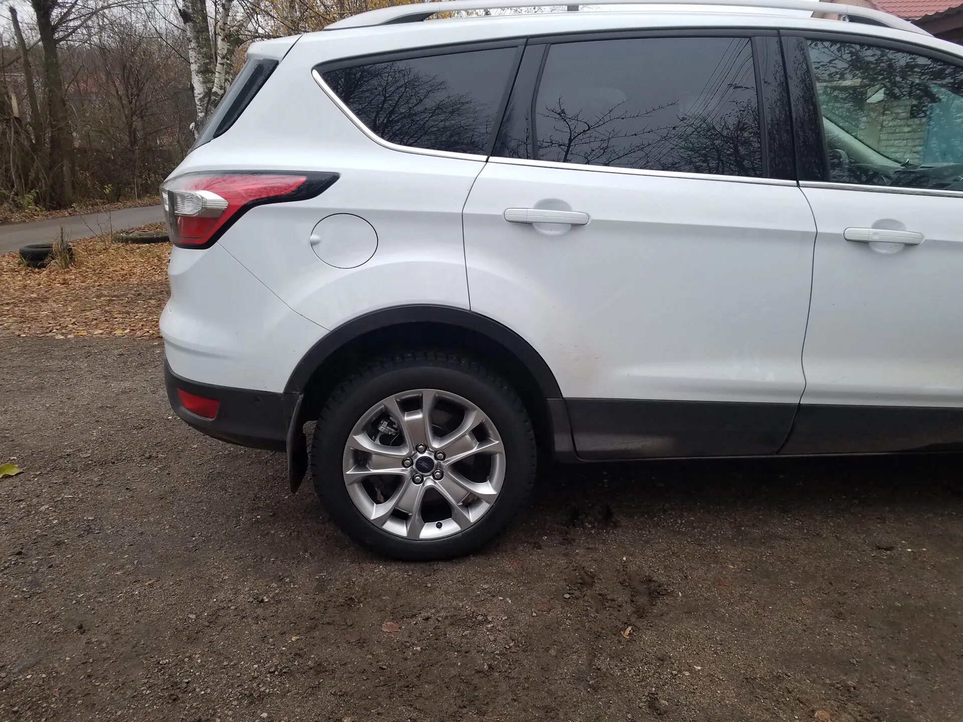 Колеса куга 2. Диски r18 Ford Kuga 2. Форд Куга 2 r18. Колеса Ford Kuga r17. Ford Kuga 1 r19.