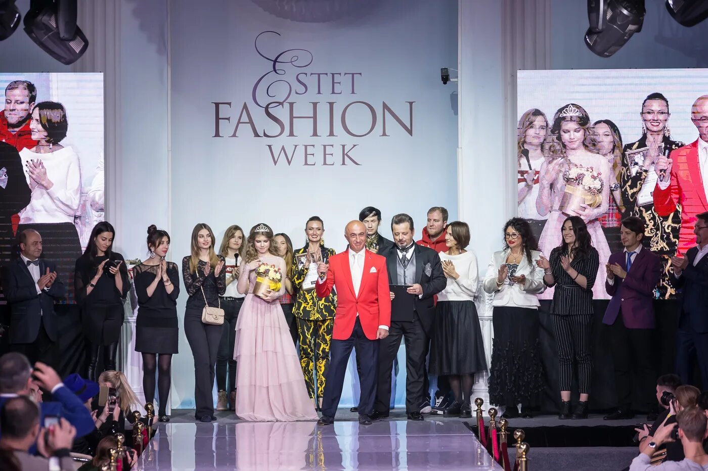 Эстет фэшн вик 2024. Ювелирный дом Эстет Fashion week. Жюри estet Fashion week. Неделя моды Эстет. Модный дом Эстет.