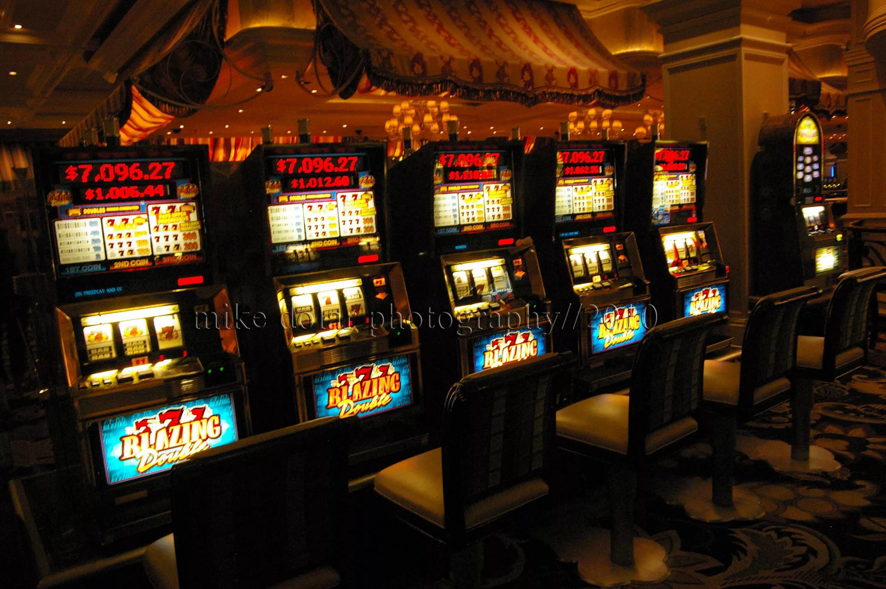 Игровые автоматы casino x casino x7 win. Италия Турин казино игровые автоматы. Казино Лас Вегас Палаззо. Игровые автоматы казино Икс.