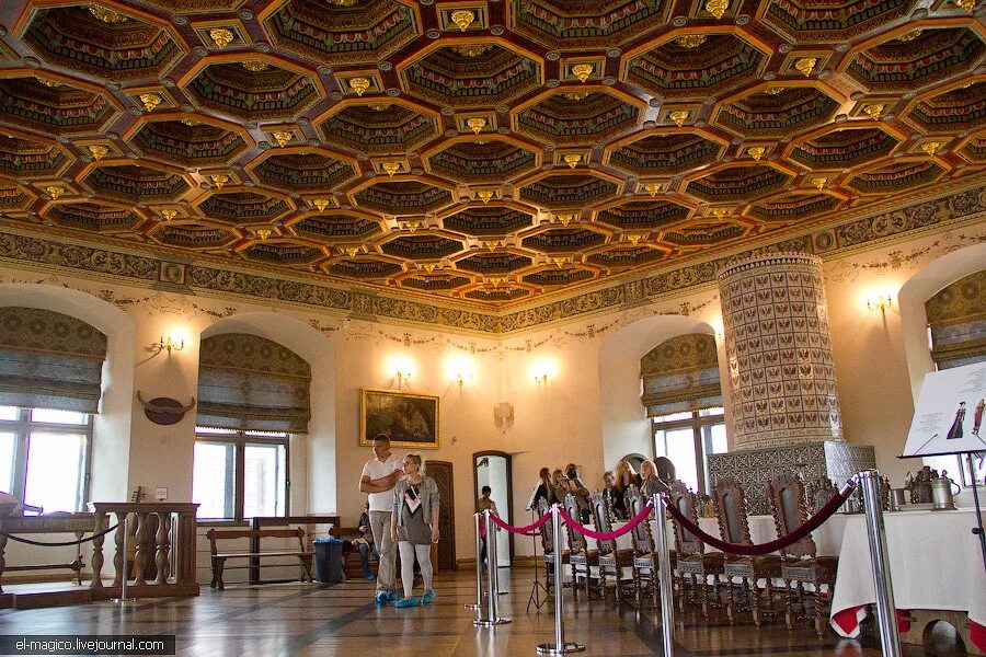 Мирский замок в белоруссии внутри. Мирский замок беларусь внутри. Мирский замок внутренний двор. Мирский замок интерьеры. Мирский замок подвал.