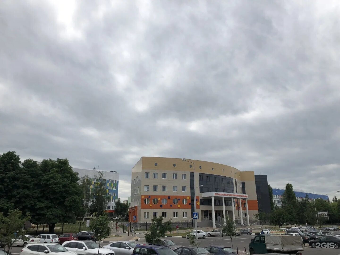 Областная детская губкина 44 белгород. Детская областная клиническая больница белгород. детская областная больница белгород улица губкина 44. детская больница на архиерейской белгород. детская поликлиника на губкина белгород.