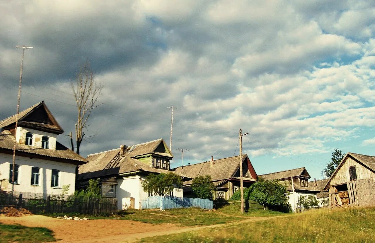 Деревня ли. Образцовая деревня в России. Деревня гуськи. Эвенли село. Вадим Андреев дом в деревне.