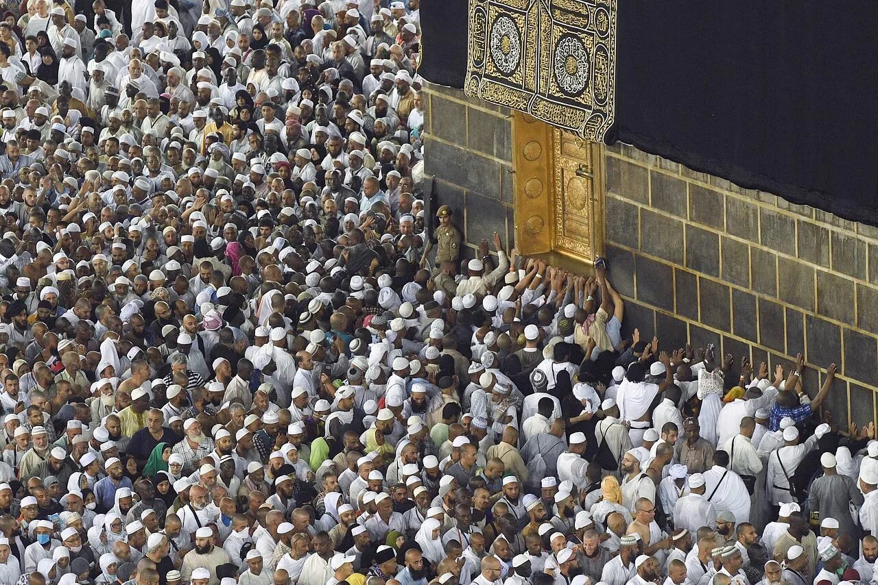 Паломничество мусульман в Мекку. Кааба 2023. Кааба в Мекке 2023. Саудовская Аравия паломничество 2023г. Посещение мекки