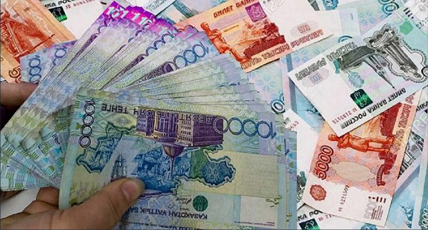 Деньги тенге. Тенге в рубли. Рубли в тенге Казахстан. Казахстанская валюта в рублях.