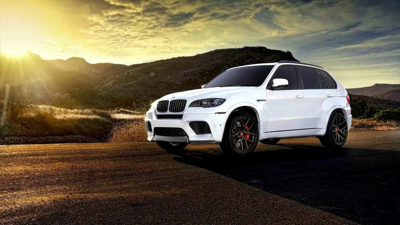 BMW x5m белый. БМВ х5 белая. BMW x5 Tuning белый. X5 e70 Vorsteiner. 4x 28 x 5