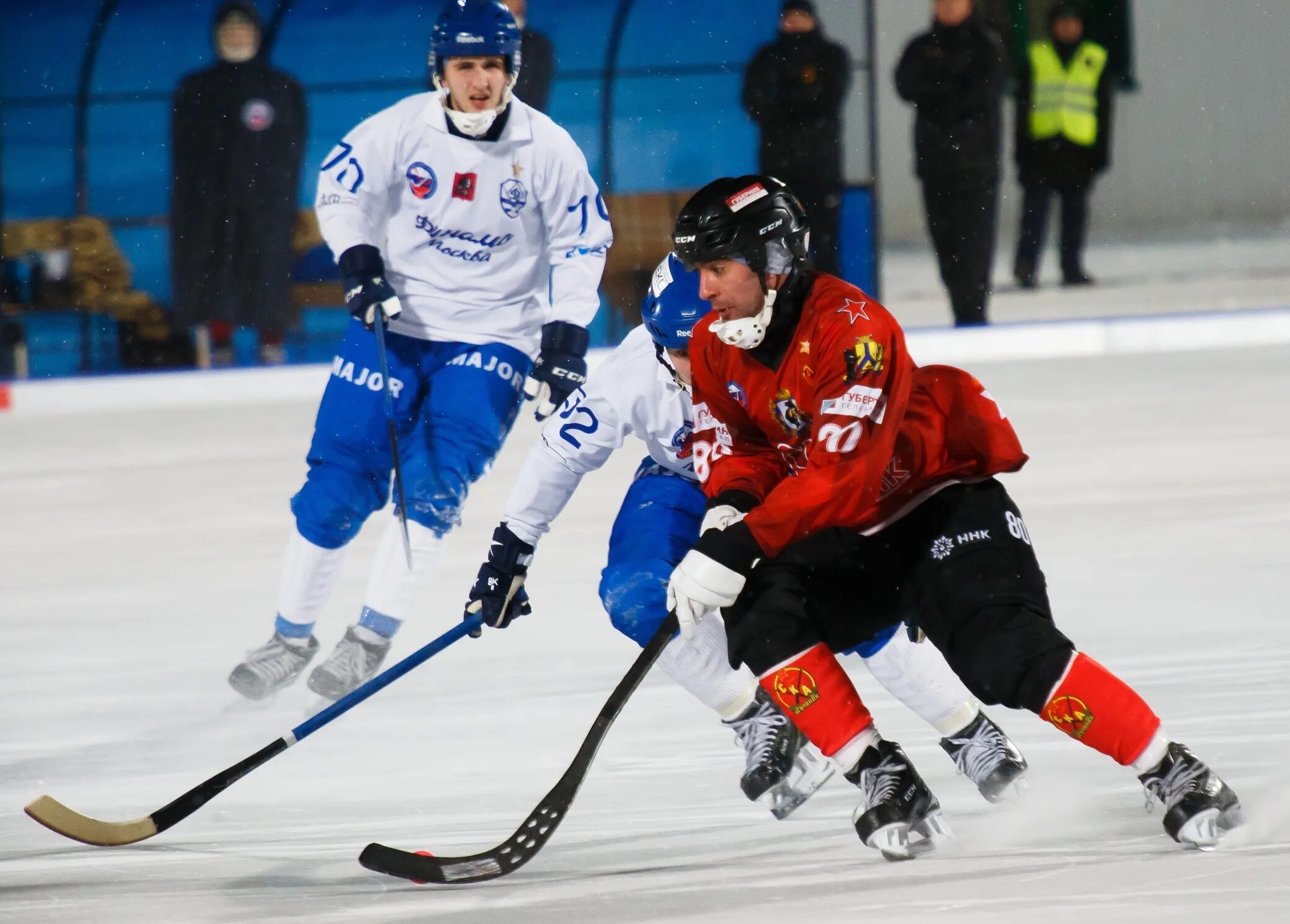 нефтяник динамо москва. хоккей с мячом ска нефтяник динамо москва. нефтяник динамо москва. нефтяник динамо москва. «динамо» москва — «ска-нефтяник» хабаровск.