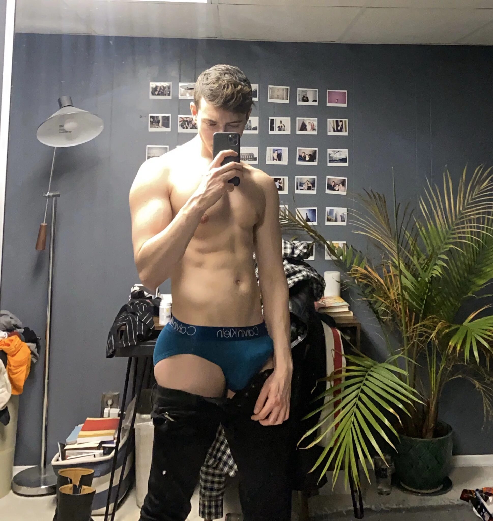 Bring boys. Bring boys. Bring boys. Chris cringle @chriswthestar. Кристофер онлифанс.