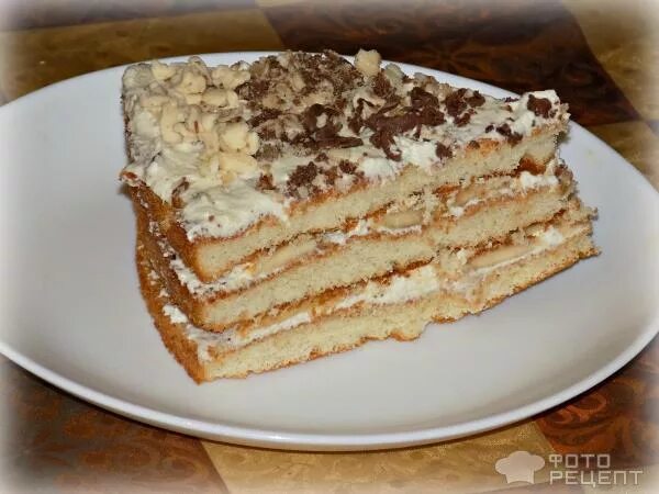 торт из вафельных коржей. торт из коржей. тортик из бисквитных коржей со сгущенкой. торт из готовых коржей со сгущенкой и бананами. коржи со сгущенкой и бананом.