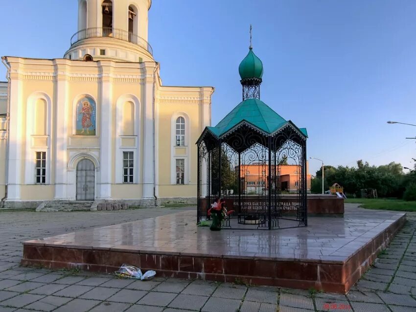 Наро фоминск московская область фото. Никольский храм Наро-Фоминск танк. Наро-Фоминск Неугасимая лампада. Наро Фоминск часовня Богоматери.