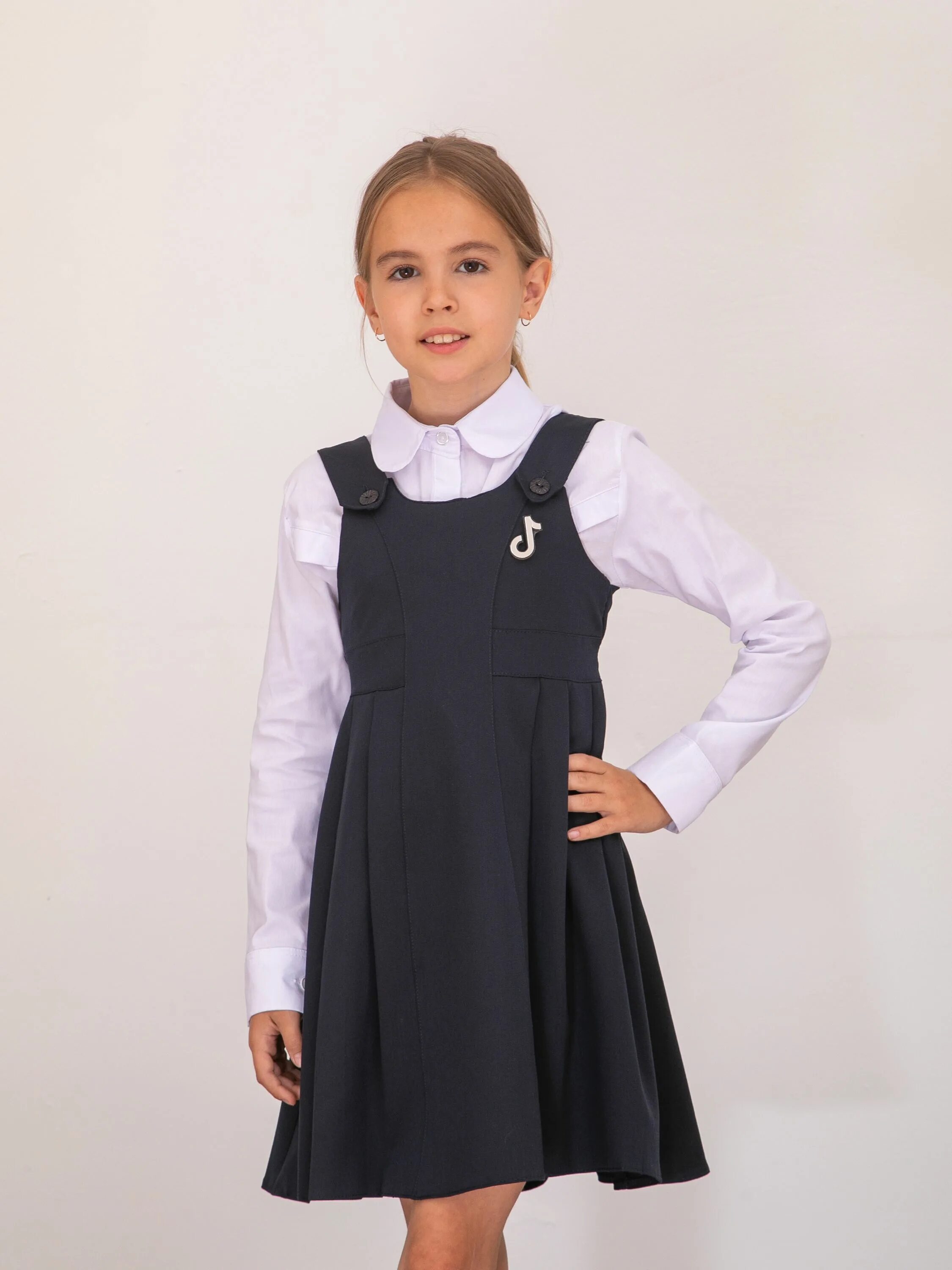 Синий школьный сарафан для девочки. Синий школьный сарафан для девочки. Сарафан сильвер спун синий. Школьный сарафан для девочки. Школьный сарафан для девочки.