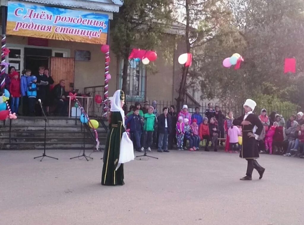 Станица кардоникская храм. Кардоникская станица. Кардоникская станица. Станица кардоникская красная. Улицы в станице кардоникской.