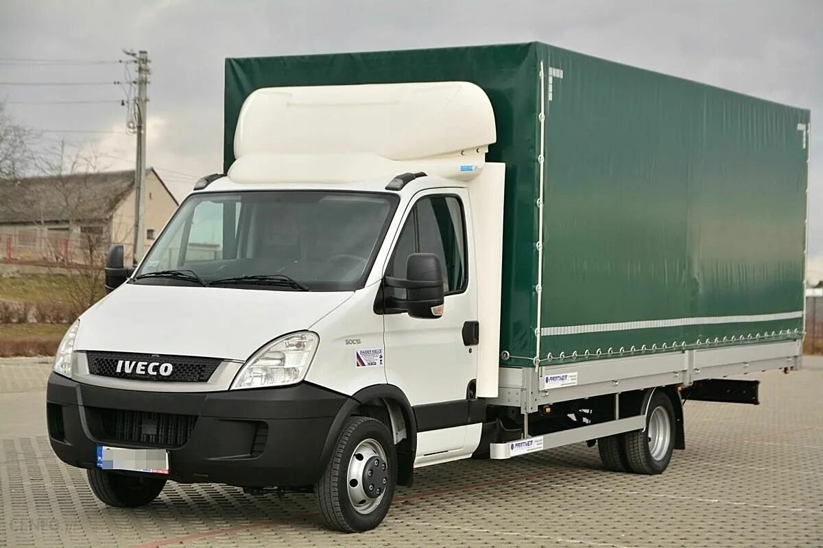 Ивеко Дейли 70с15 фургон. Ивеко Дейли 3 фургон. Iveco Daily 35c15. Ивеко Дейли 70с15 тент.