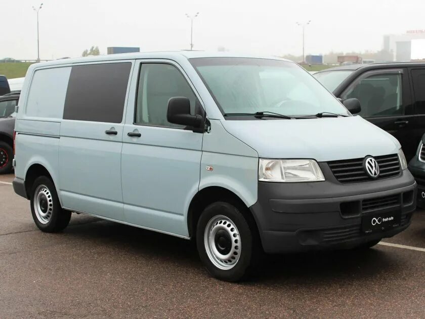 Volkswagen transporter т6 грузопассажирский. Фольксваген транспортер 1994 года. Vw transporter t5 средняя крыша. Фольксваген грузопассажирский авито. Volkswagen грузопассажирский фургон.
