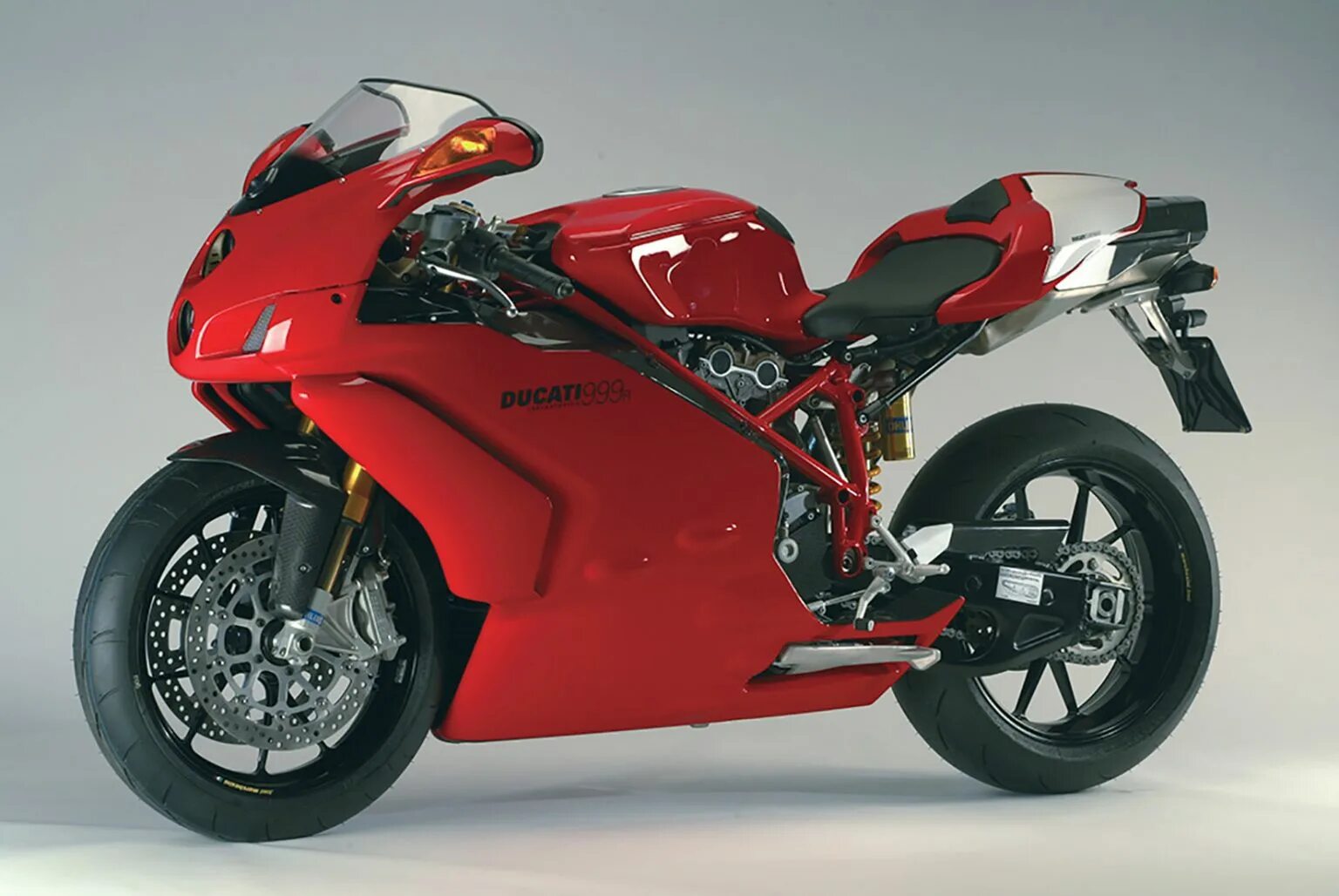 Байк марка. Ducati 999s. Ducati 999. Дукати мотоцикл 999. Итальянский мотоцикл Дукати.