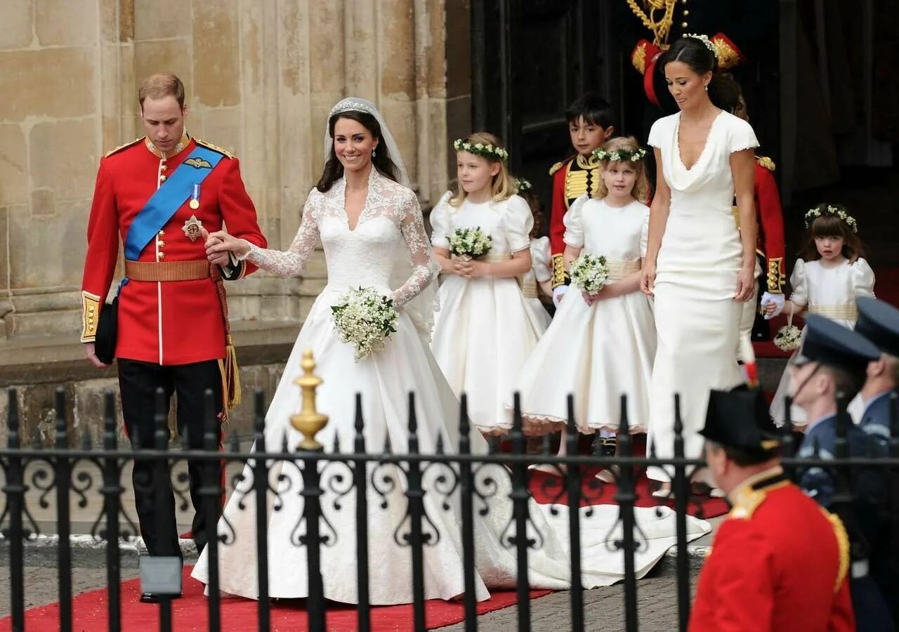 Кейт выходит замуж. Вестминстерское аббатство свадьба Кейт. Луне Middleton and William Wedding. Вестминстерское аббатство Wedding William. Наследный принц Великобритании.