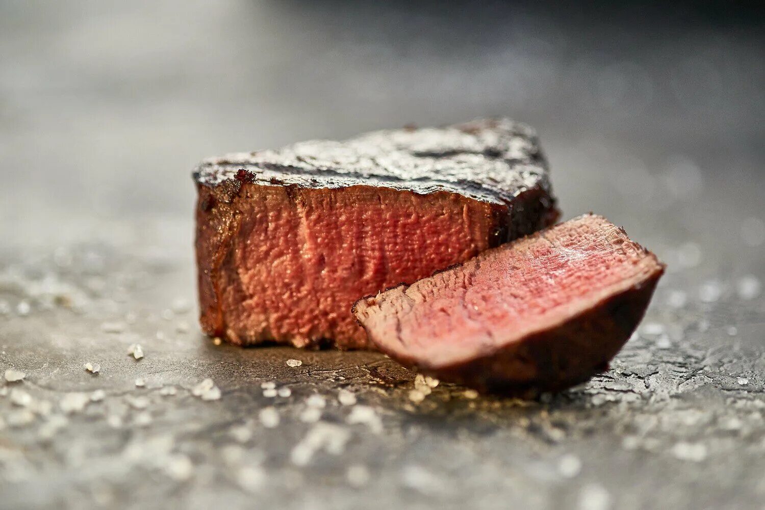 Стейк филе миньон медиум. Стейк филе миньон медиум. Филе миньон медиум велл. Филе миньон прожарка медиум. Дешевый стейк.