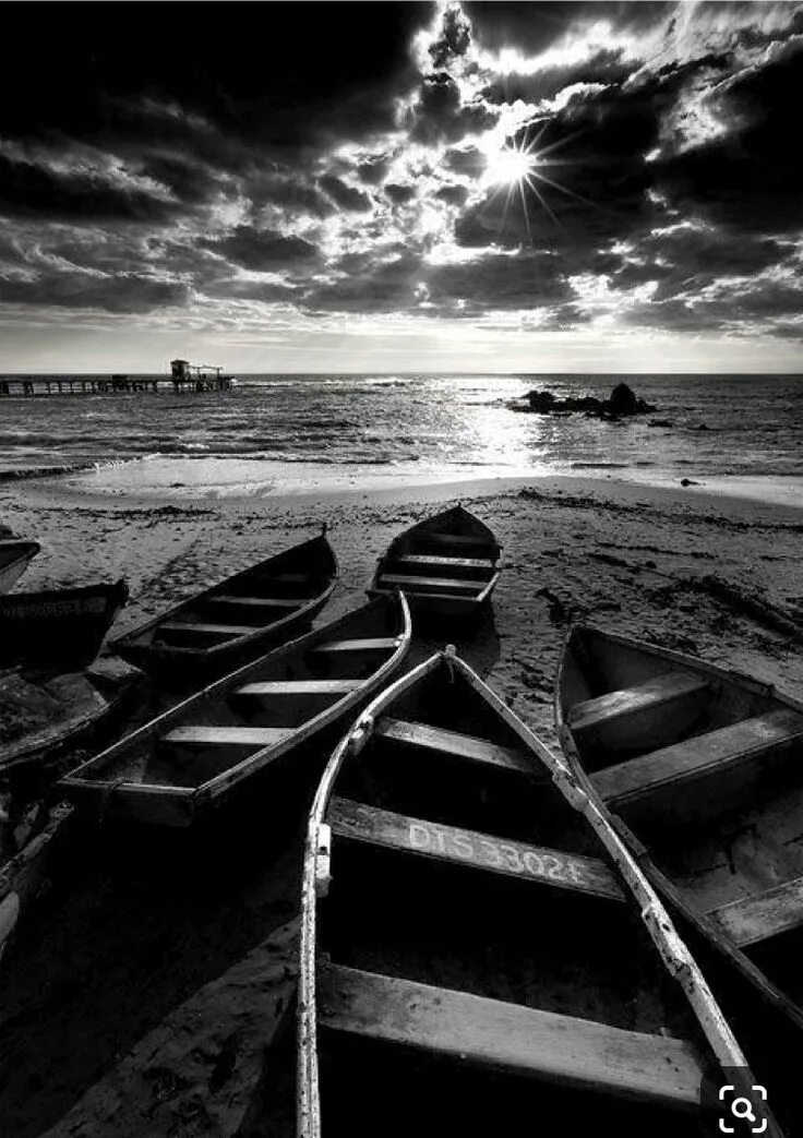 Black and white. Черно белое. Черно белые снимки. Море черно белое. Красивые черно белые.