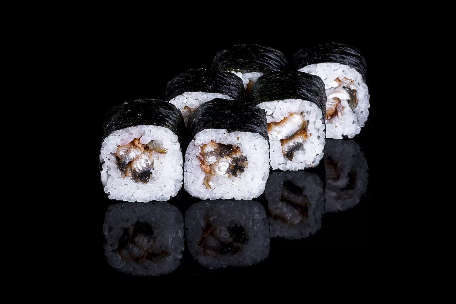 Унаги маки роллы состав. Унаги маги. Маки ролл с угрем. Ролл нори маки с угрем. Унаги хосомаки.