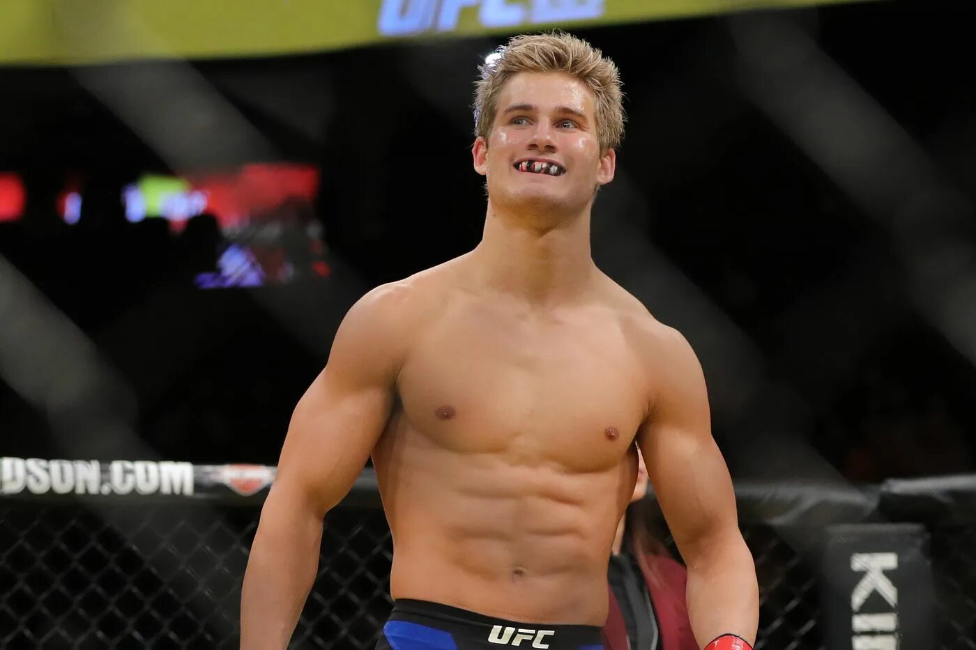 Самый молодой боец ufc. Сэйдж норткатт. сейдж норкат юфс. боец юфс сейдж норткотт. юфс норткатт сэйдж.