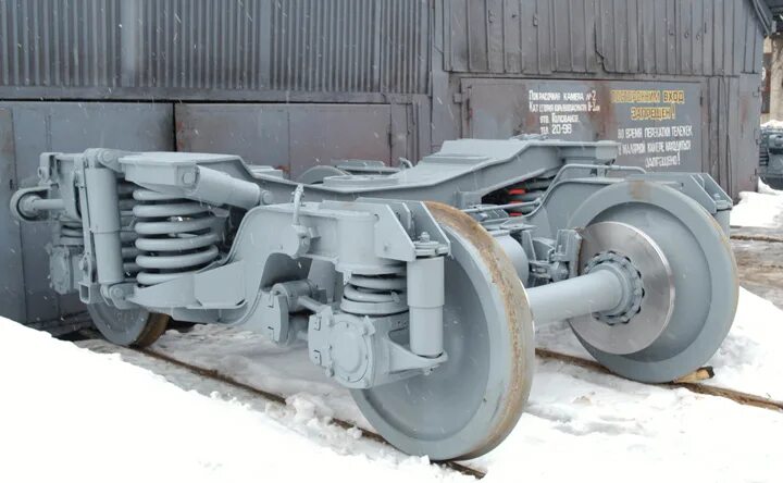 тележка пассажирского вагона 68-4095. колесная пара с тормозными дисками твз. дисковые тормоза поезда 092и. чертеж колеса колесной пары пассажирского вагона. дисковый тормоз вагонов.