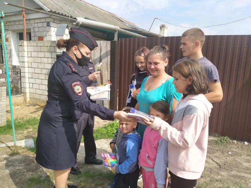 Опека брянск советский. Полиция Брянского района. Органы опеки Мглин. Транспортные полицейские Брянска провели патриотическое. Органы опеки Брянского района Мглин.