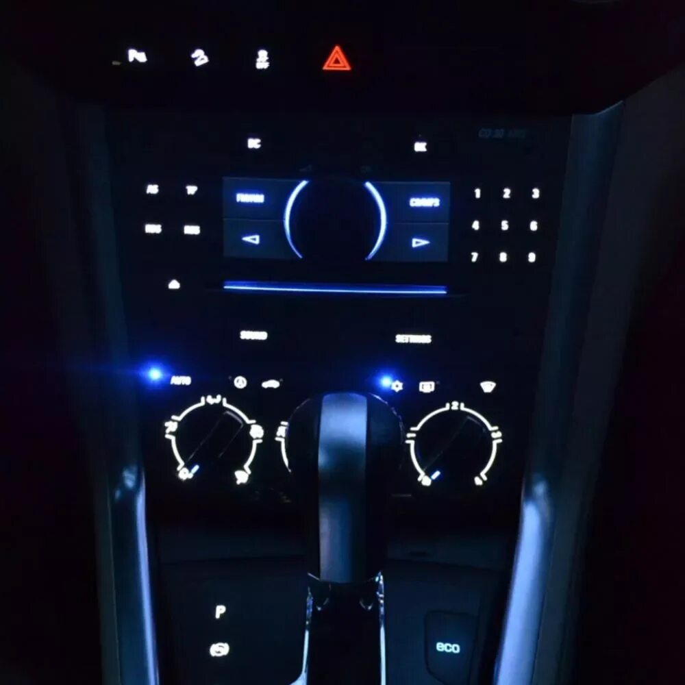 Подсветка дверей гс250. 4 2012. Opel antara 3. Подсветка опель антара. Подсветка салона опель антара.