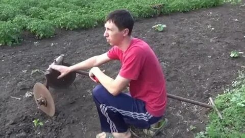 Как окучивать картошку вручную