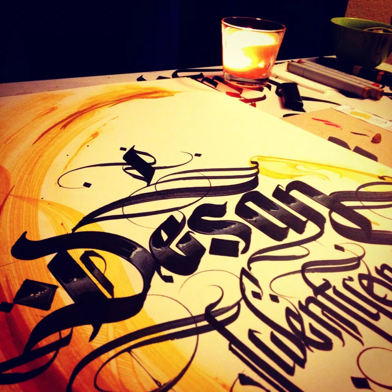 каллиграфия стрит арт. каллиграфический леттеринг. леттеринг города. Londoner рисунок. домик каллиграфия.