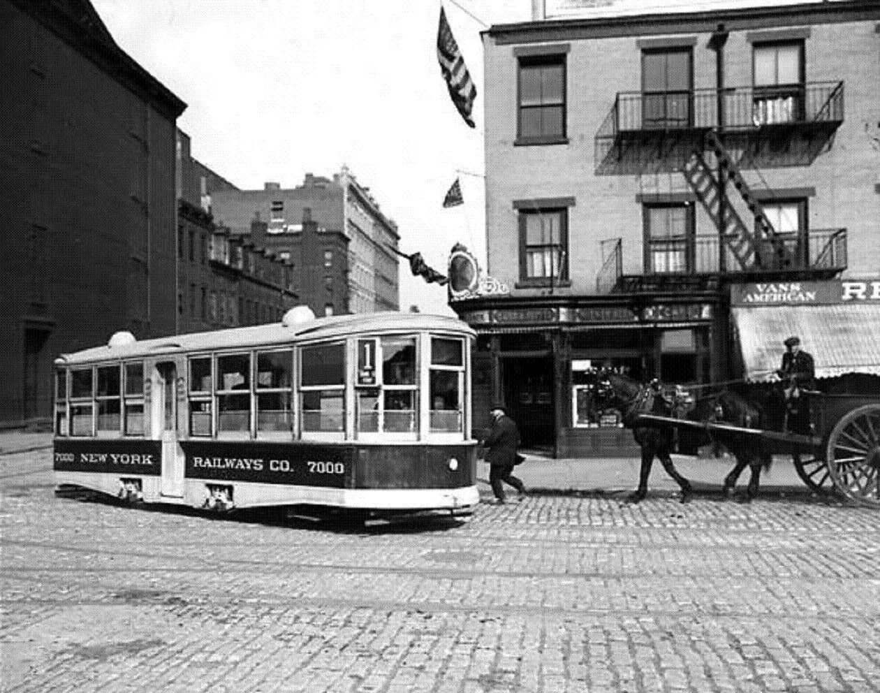 Улицах powered. Streetcar New York. New York Streetcar BQX. Old photos Streetcar New York. Old Uzbek Street Trolley.