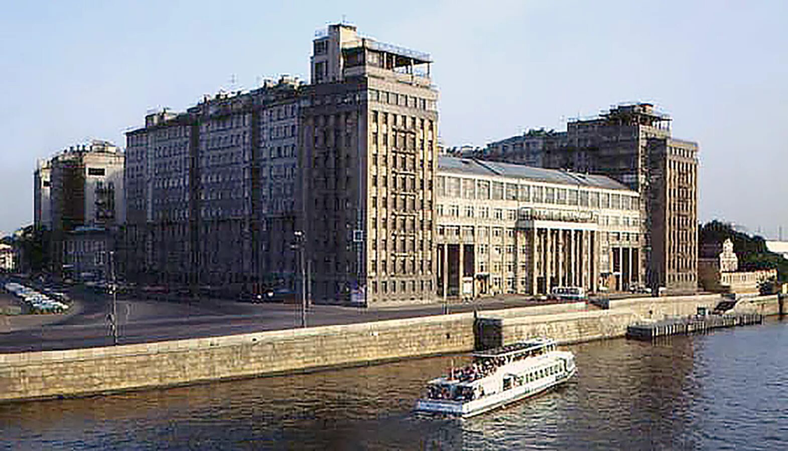 Дом на набережной в Москве 1931. Дом правительства Москва 1931. Дом на набережной сайт