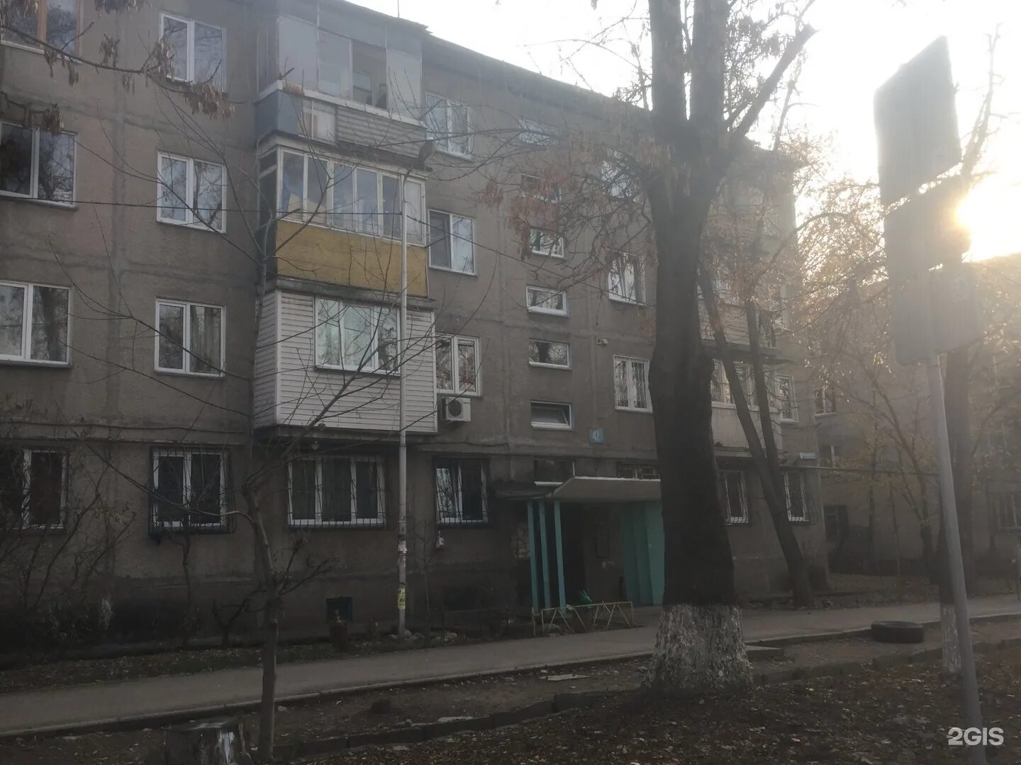 3 микрорайон 43. 8 микрорайон алматы. микрорайон 43. 4 мкр 43. угли 28, 4-й микрорайон фото.