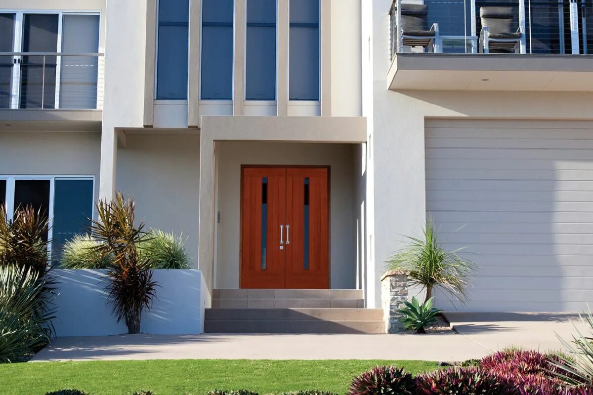 House door. Дом со ставнями. Дверь хаус кэрол сандал. House is doors. Входные двери в американском стиле.