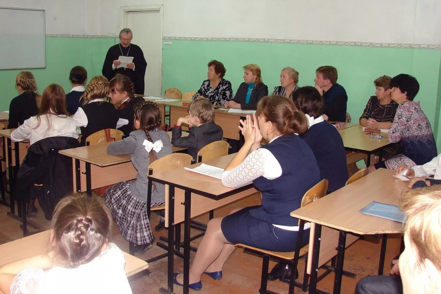 В школе проводился конкурс. Долгоостровская СОШ Батыревского района. Лена Грошева село Куршава.