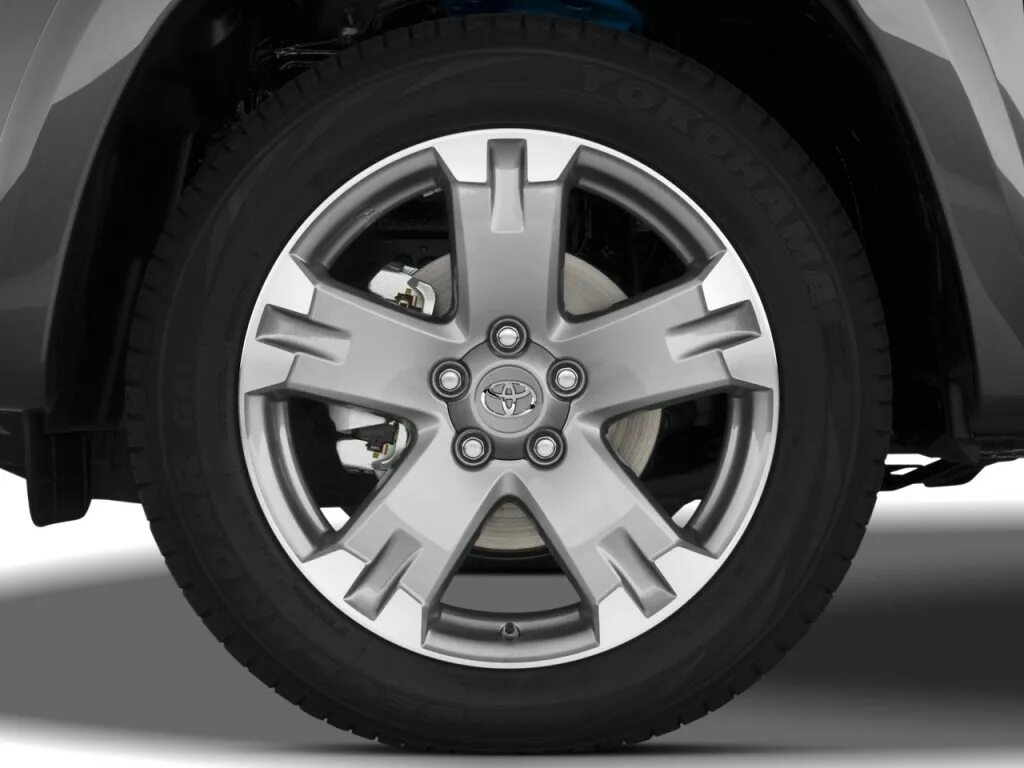 Размер резины рав 4. Toyota rav4 Wheels. Штатные литые диски Toyota rav4. Диски Тойота рав 4 r17. Колеса Toyota rav4 Limited.