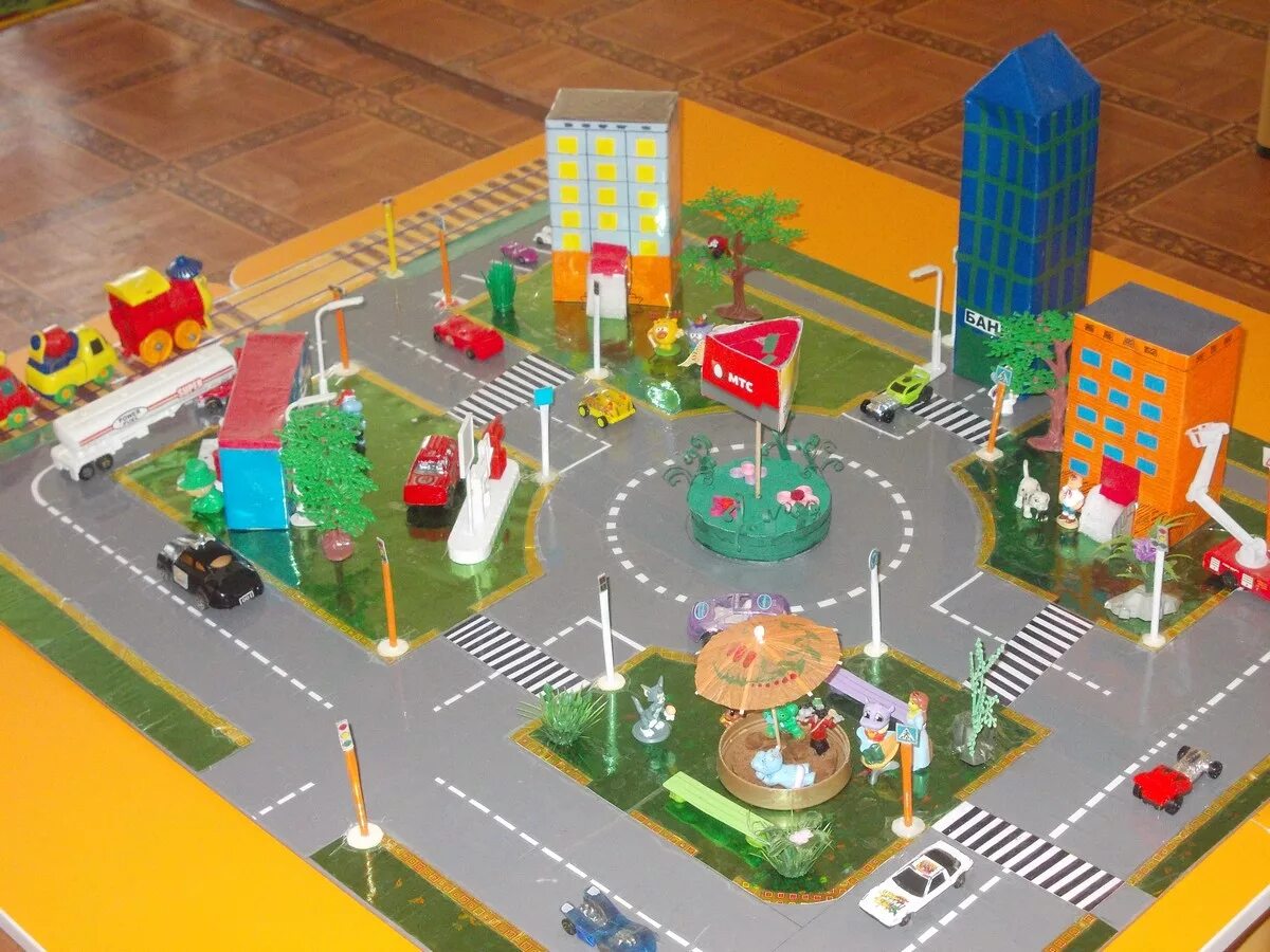 макет дороги в садик. макет безопасная дорога в детский сад. макет природы для детского сада. макет улицы для детского сада. макет города для детского сада.