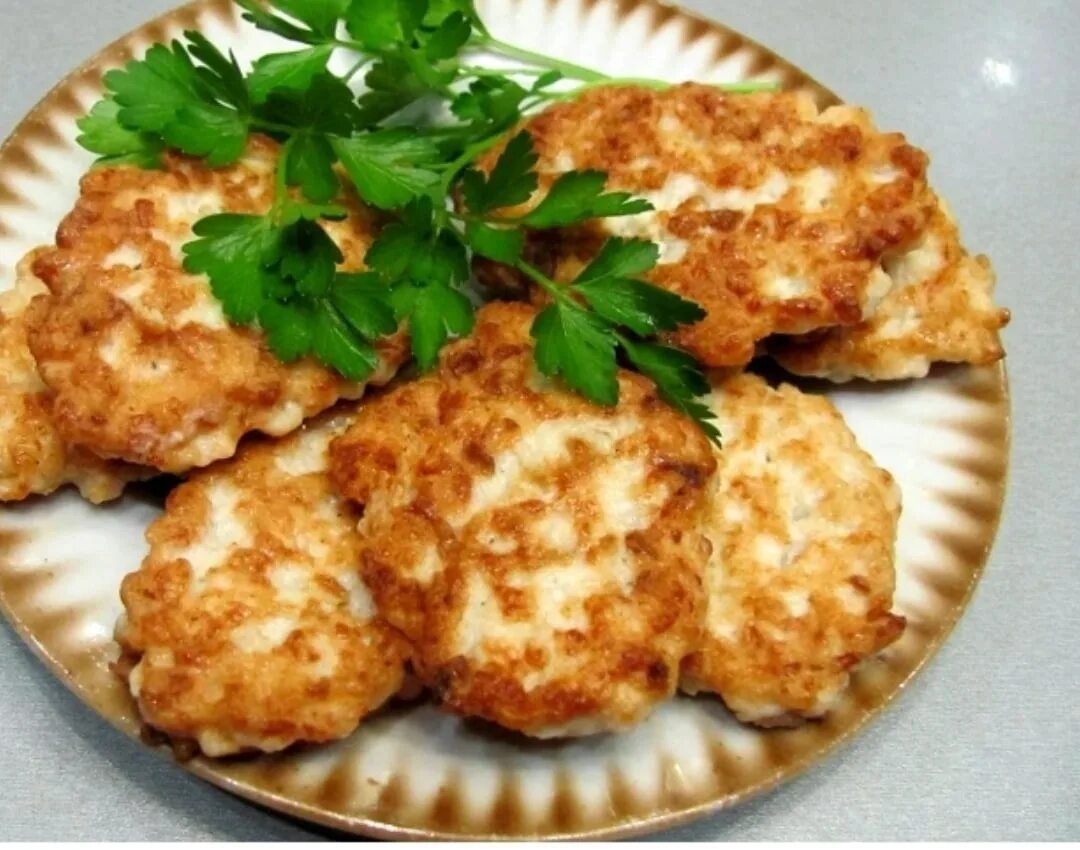 Как сделать котлеты из куриного филе рубленные. Рубленые куриные котлетки из филе. куриные ландорики. котлеты натуральные рубленные. биточки из куриного филе.