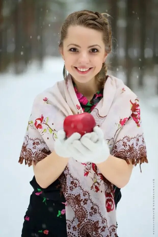 Зимняя красавица. Фотосессия в русском стиле зимой. Русская красавица.