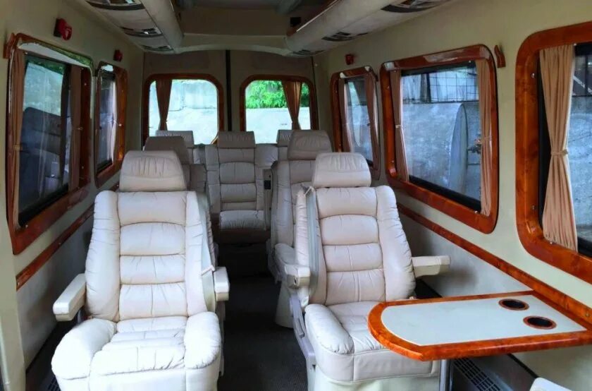 Тойота хайс 8 мест. Хендай пассажирский микроавтобус 8 мест. Мерседес спринтер 6 местный. Микроавтобус 8 мест. Мерседес спринтер вип салон.